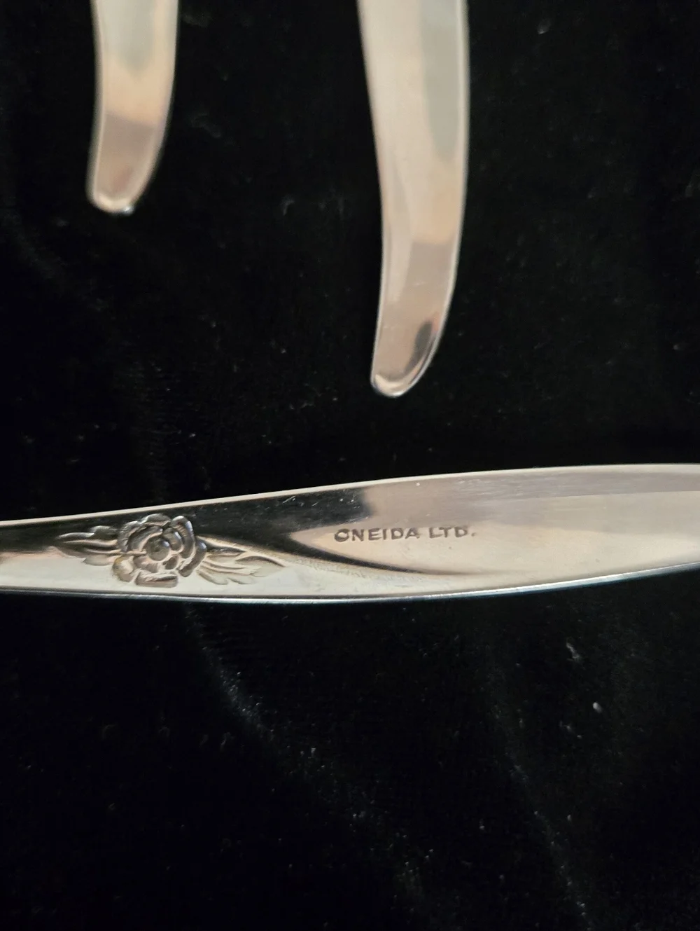 Oneida Wm. A. Rogers LA ROSE Premier Stainless Oval Soup Spoons 6 3/4